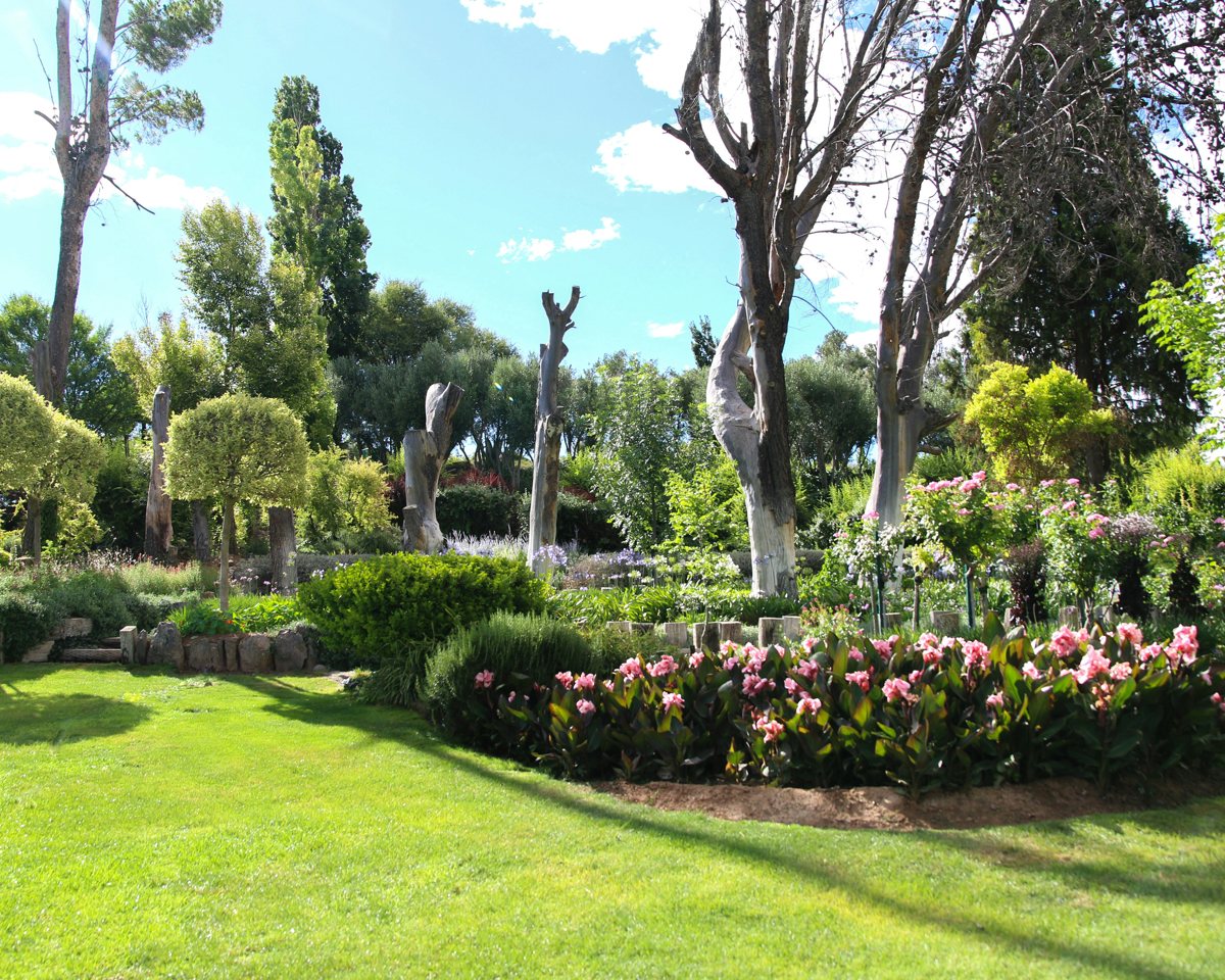 Jardín cuidado por Jardinería Chambi